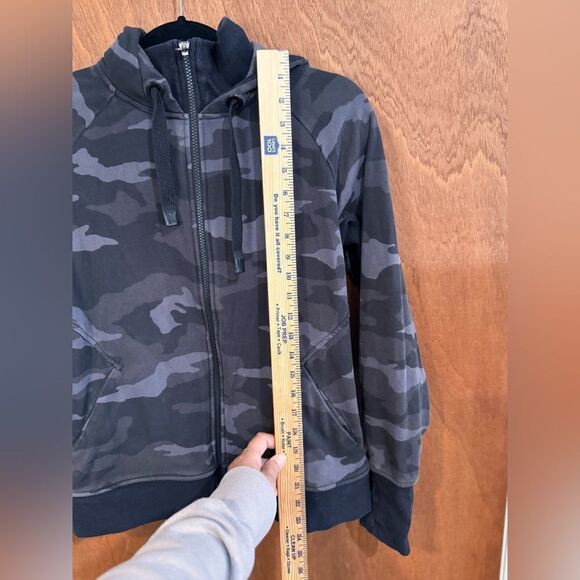 Athleta Gray Camo Triumph Jacket Size M - Picture 7 of 9